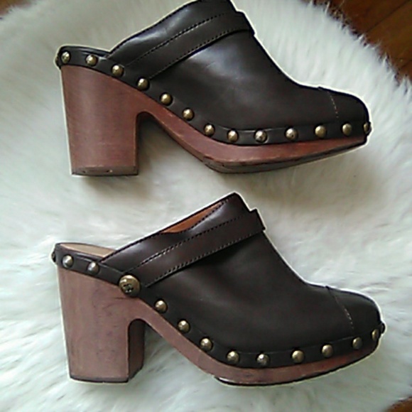 Chanel Couture Platform Clogs - Picture 3 of 7